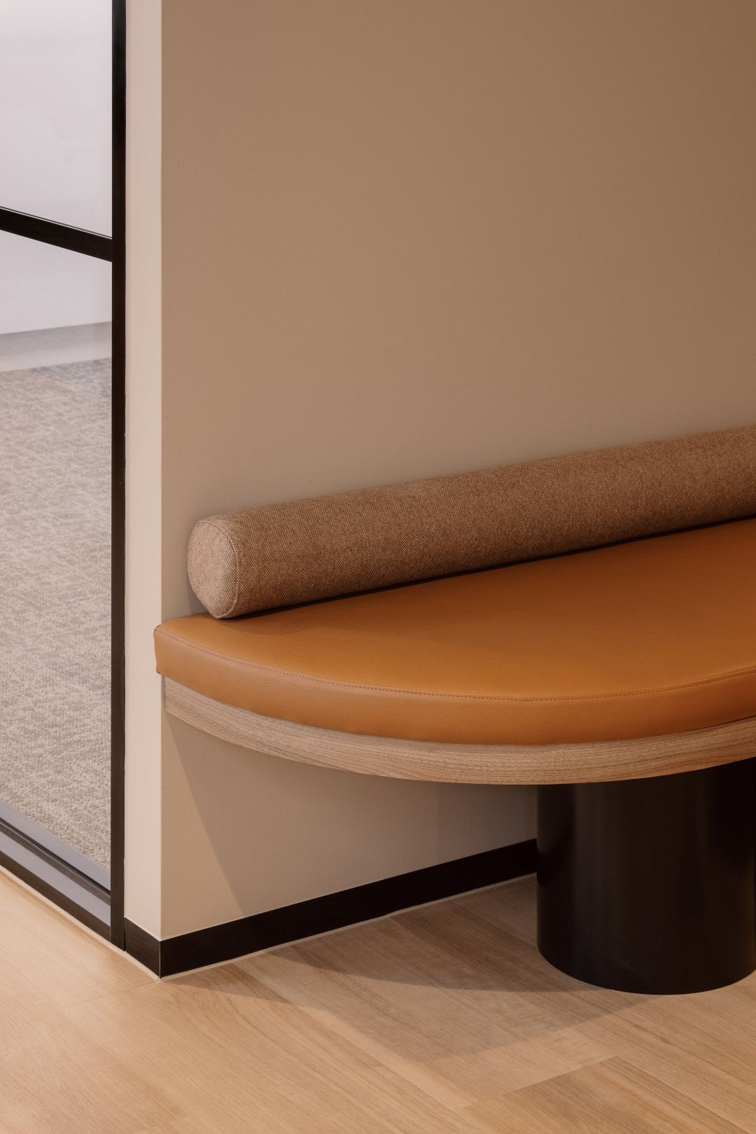 JT&P-Bench-Detail